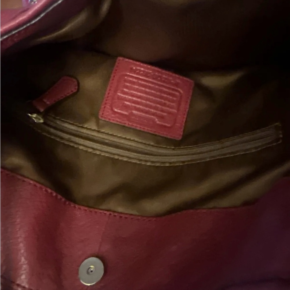 Coach Medium Handbag in Perfect Condition - Picture 8 of 8